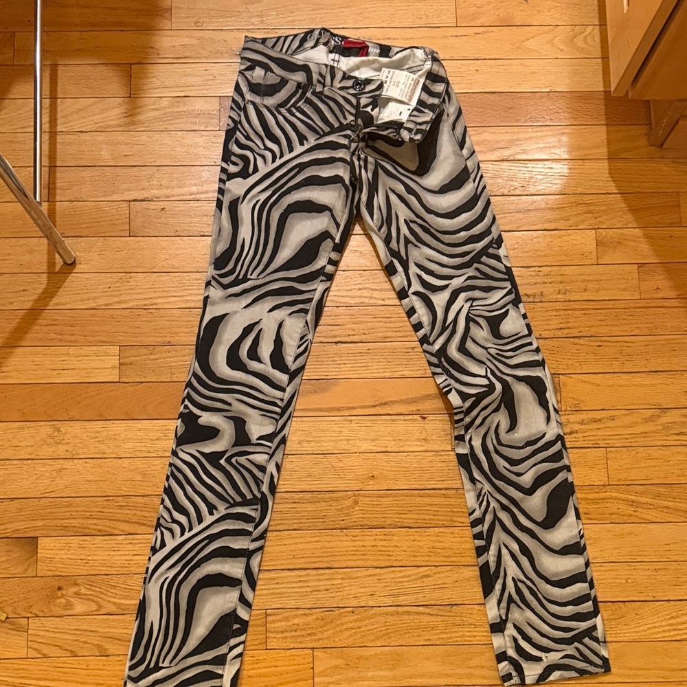 Guess Zebra Print w/ sparkles Women Jeans size 24 | inseam 32